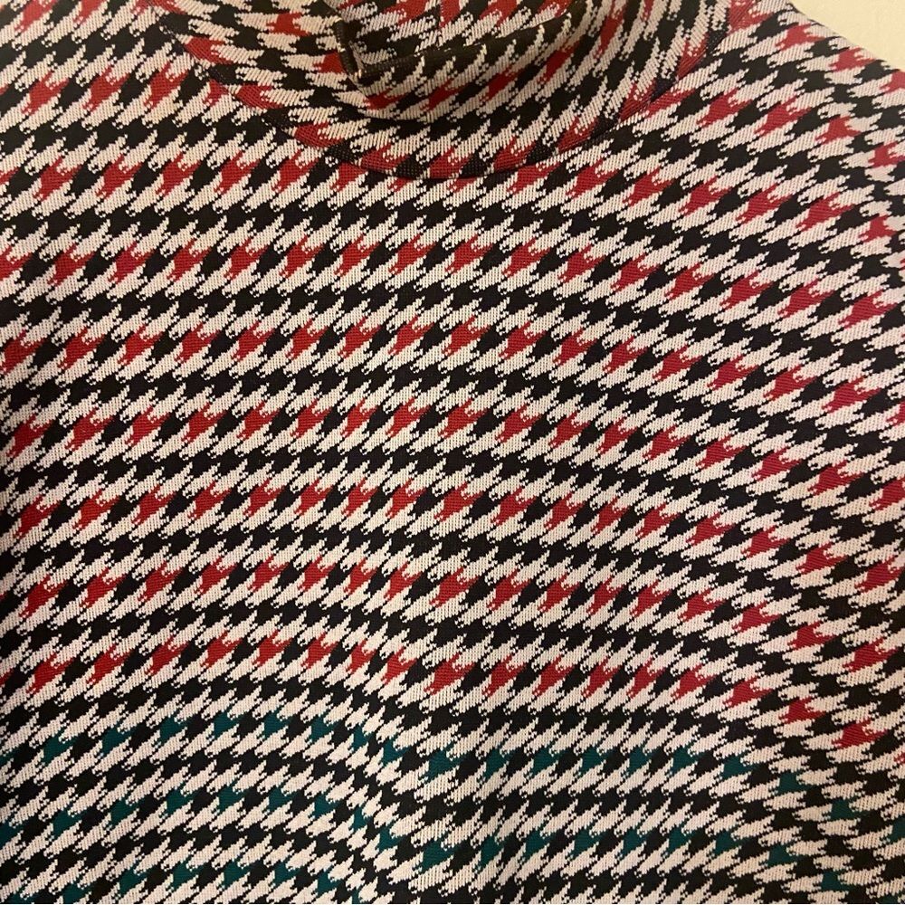 Fabletics Camryn houndstooth crop top size Medium - Picture 7 of 7